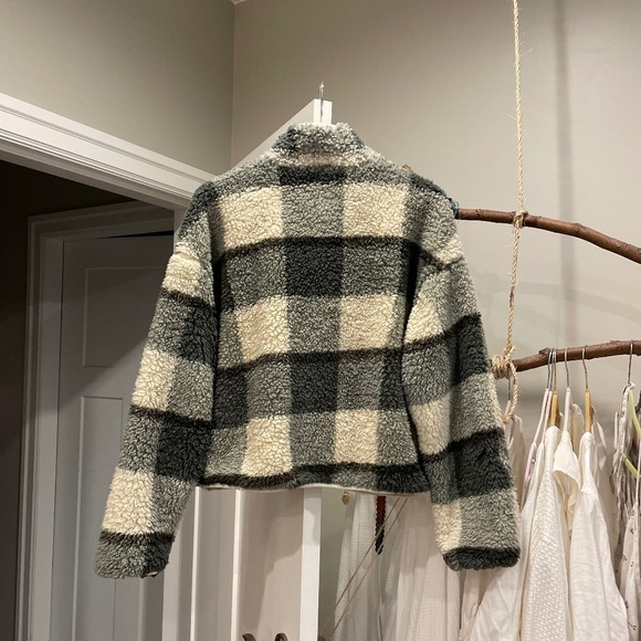 NWT thread & supply plaid fleece L - Picture 2 of 7